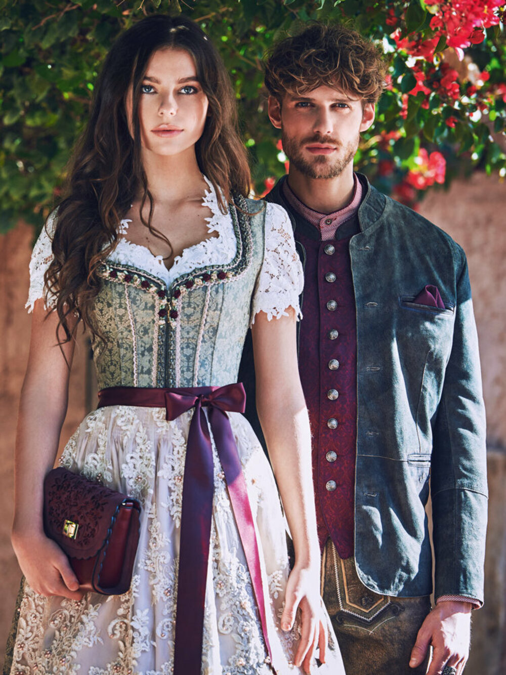 Sie sind Gast auf einer Trachtenhochzeit? Wir helfen Ihnen bei der Suche nach dem perfekten Outfit.