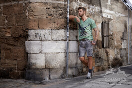 Sportliche Trachtenshirts g&uuml;nstig kaufen im Trachten Shop zell