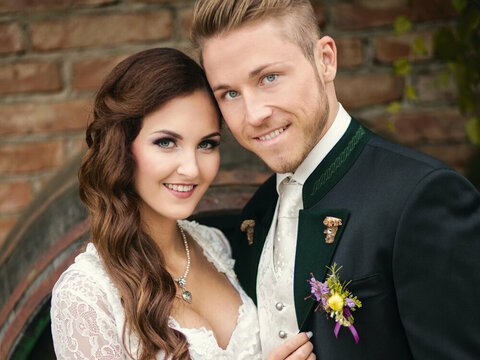 Brautdirndl und Hochzeitzanz&uuml;ge f&uuml;t Ihre Trachtenhochzeit